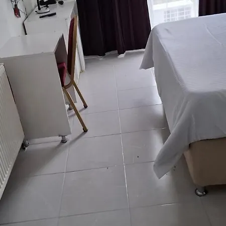 Yeniciftlik Hotel 2* Yeniciftlik